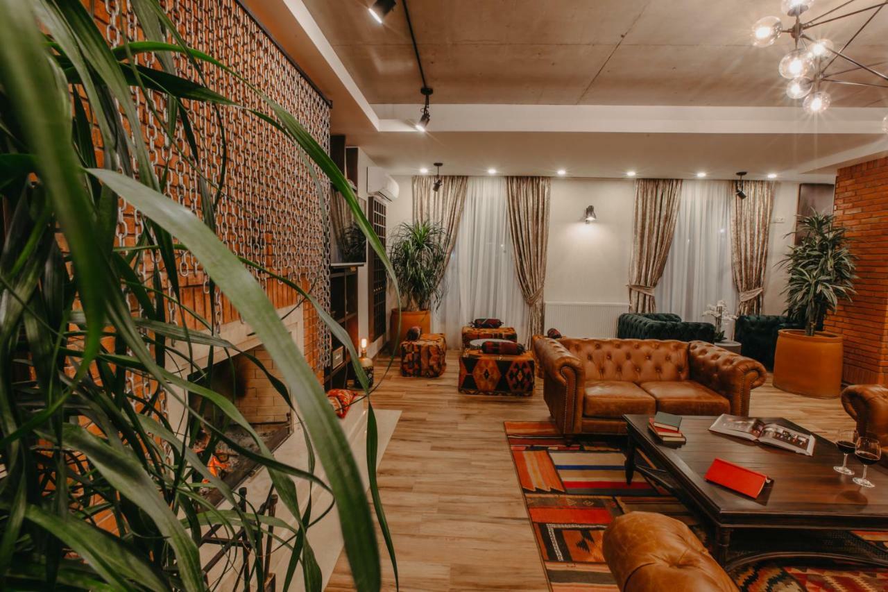 Seventeen Rooms Τελάβι Εξωτερικό φωτογραφία